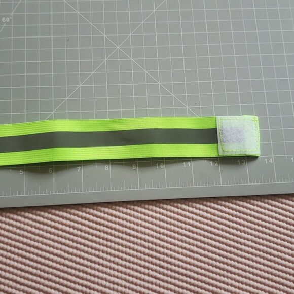 Reflective Arm Bands, Set of 2, NWT - Picture 5 of 6